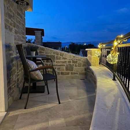 Castello Exclusive Rooms With Breakfast - By Ta Leut Agency Привлака Екстериор снимка