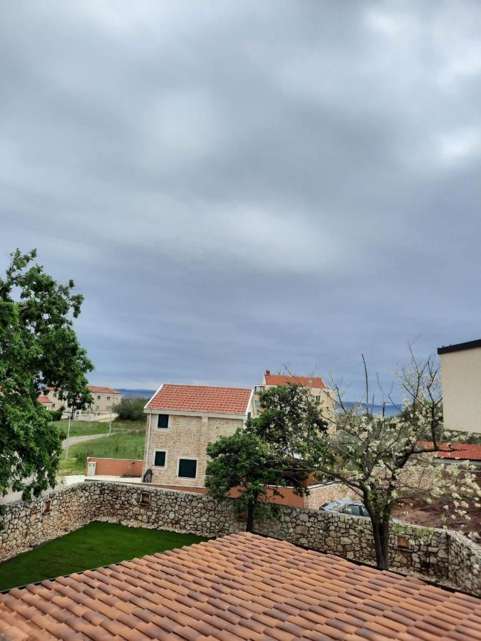Castello Exclusive Rooms With Breakfast - By Ta Leut Agency Привлака Екстериор снимка