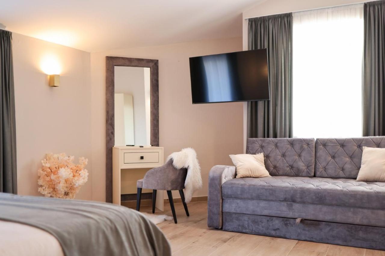 Castello Exclusive Rooms With Breakfast - By Ta Leut Agency Привлака Екстериор снимка